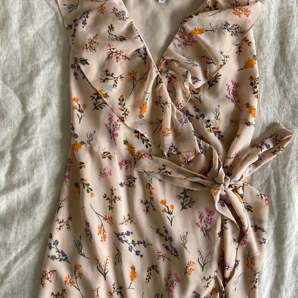 *SOLD* Rebecca Minkoff Jessica Ruffled Floral-Print Midi Wrap Dress - Picture 11 of 14